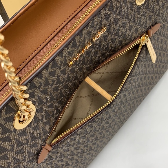 MICHAEL KORS Metallic Logo Chain Tote Bag & LARGE DOUBLE ZIP WRISTLET WALLET - Picture 16 of 16